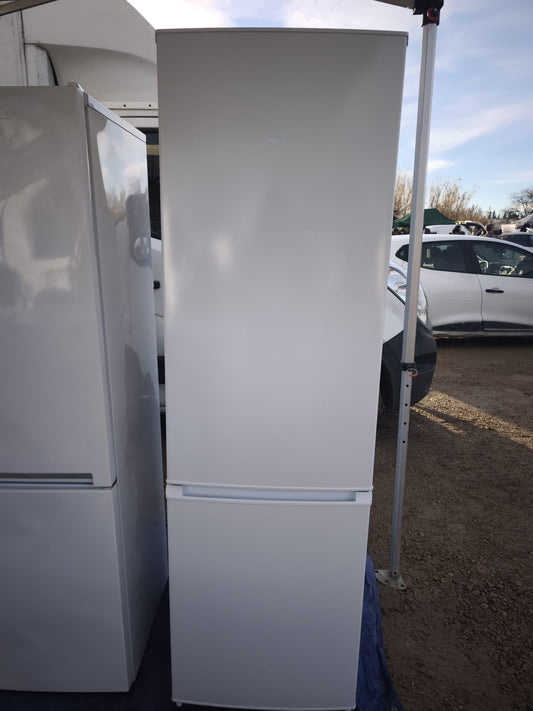 Réfrigérateur-congélateur Valberg CNF 270 E W625C