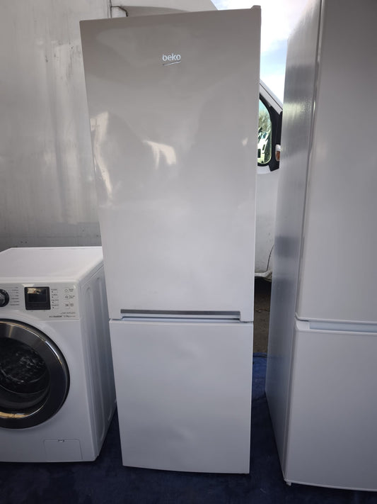 Réfrigérateur Beko RCS270K20W